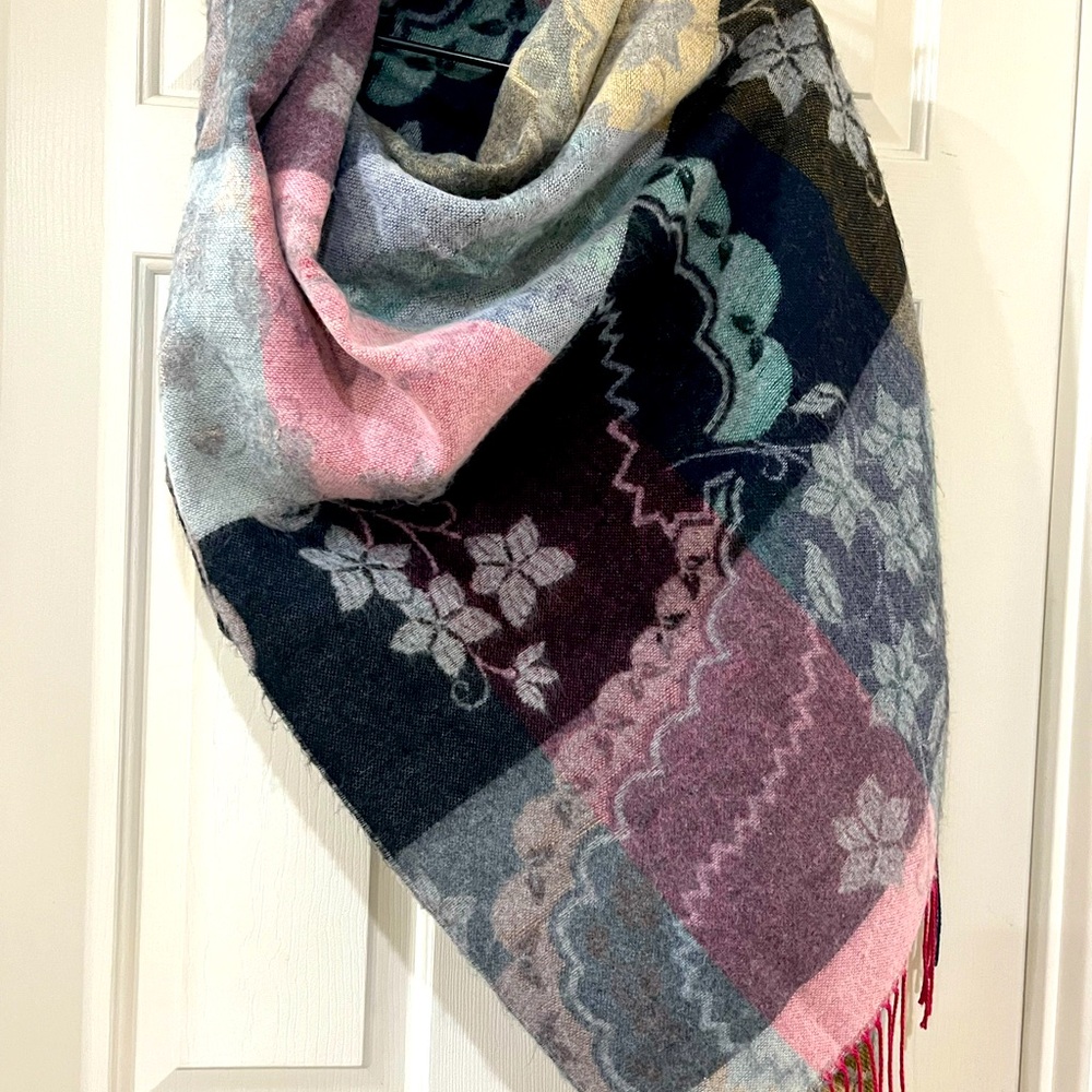 PRIMO FILO ITALIA Aqua, Burgundy and Gray Floral Bohemian Fringed Scarf /Wrap